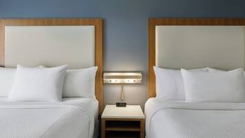Hochwertige Bettwaren, Daunenbettdecken, Pillowtop-Betten, Schreibtisch