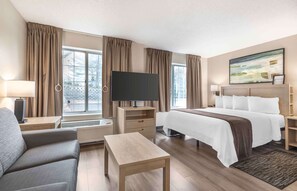 Escritorio, tabla de planchar con plancha y wifi gratis 