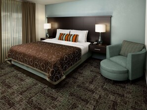 Premium bedding, desk, laptop workspace, iron/ironing board - Sonesta ES Suites Atlanta Alpharetta Avalon (Alpharetta)