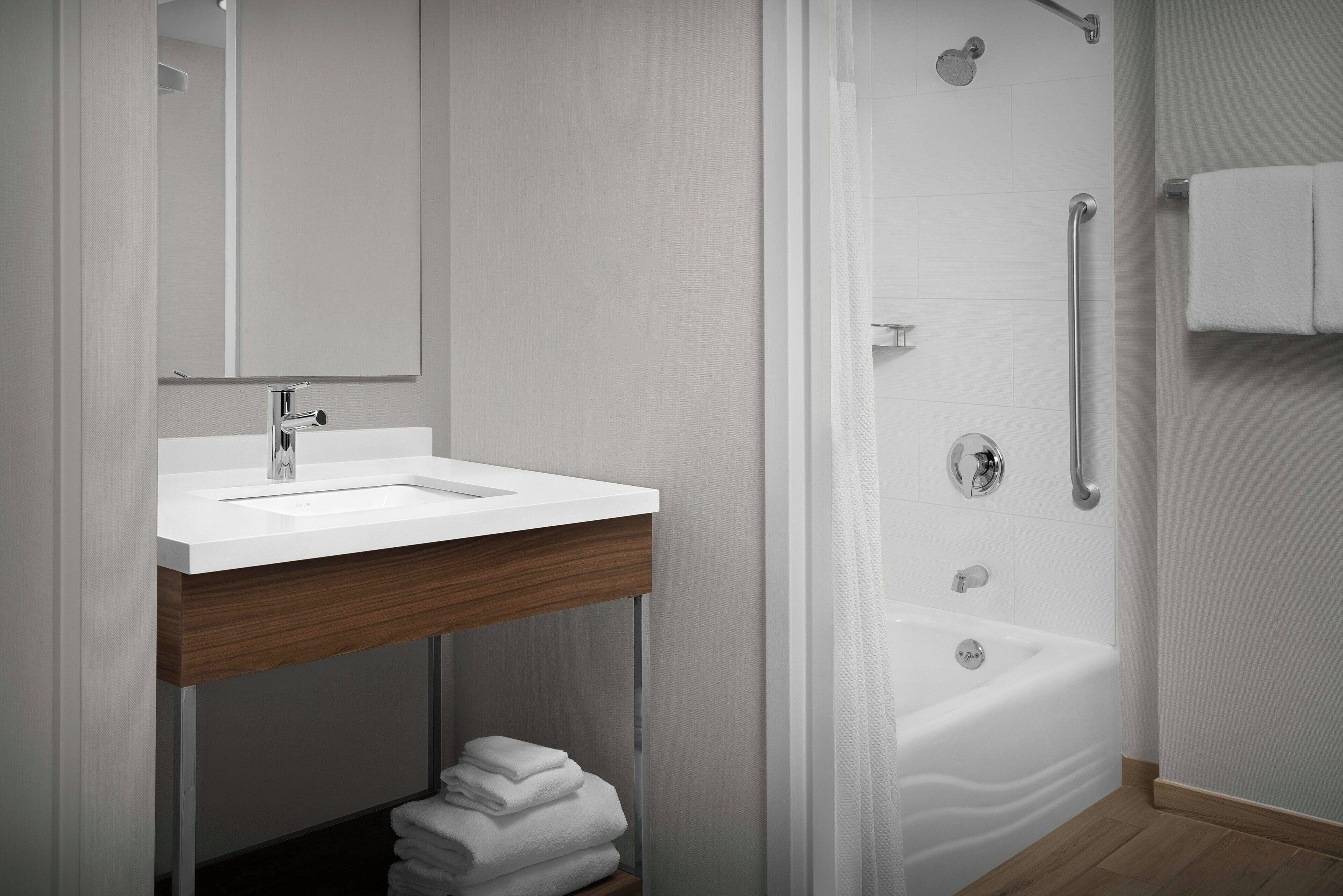 Photo - Courtyard Virginia Beach Oceanfront/South