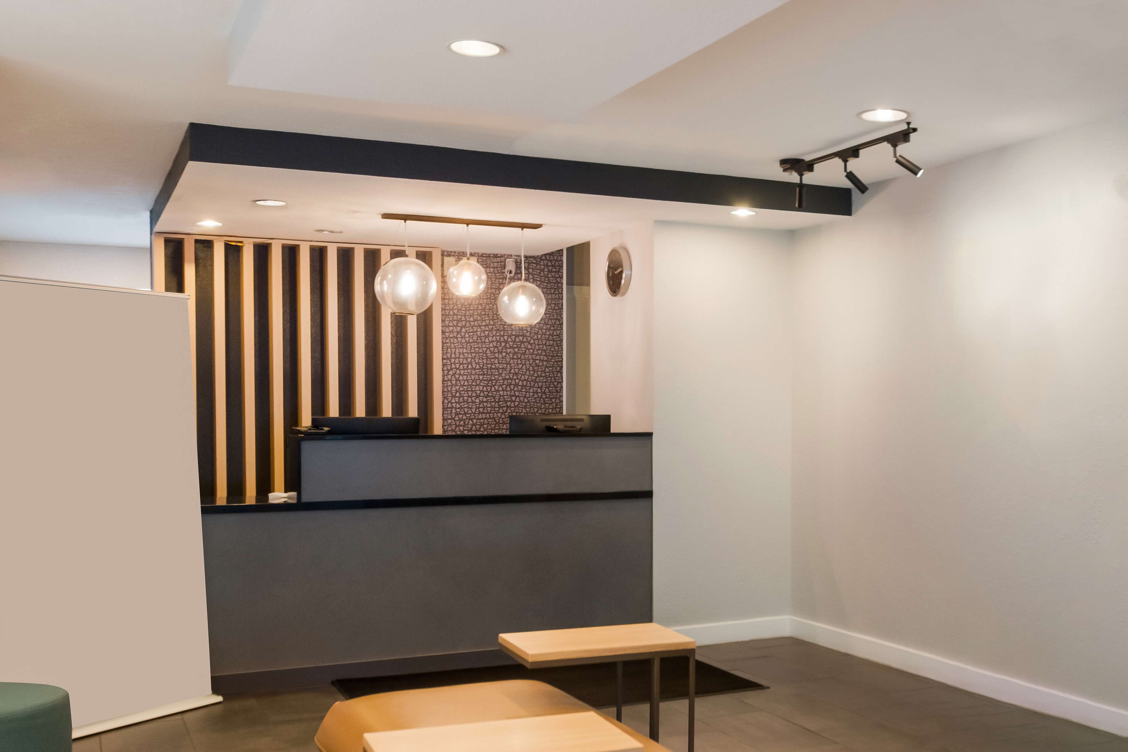 Photo - Sonesta Simply Suites Falls Church