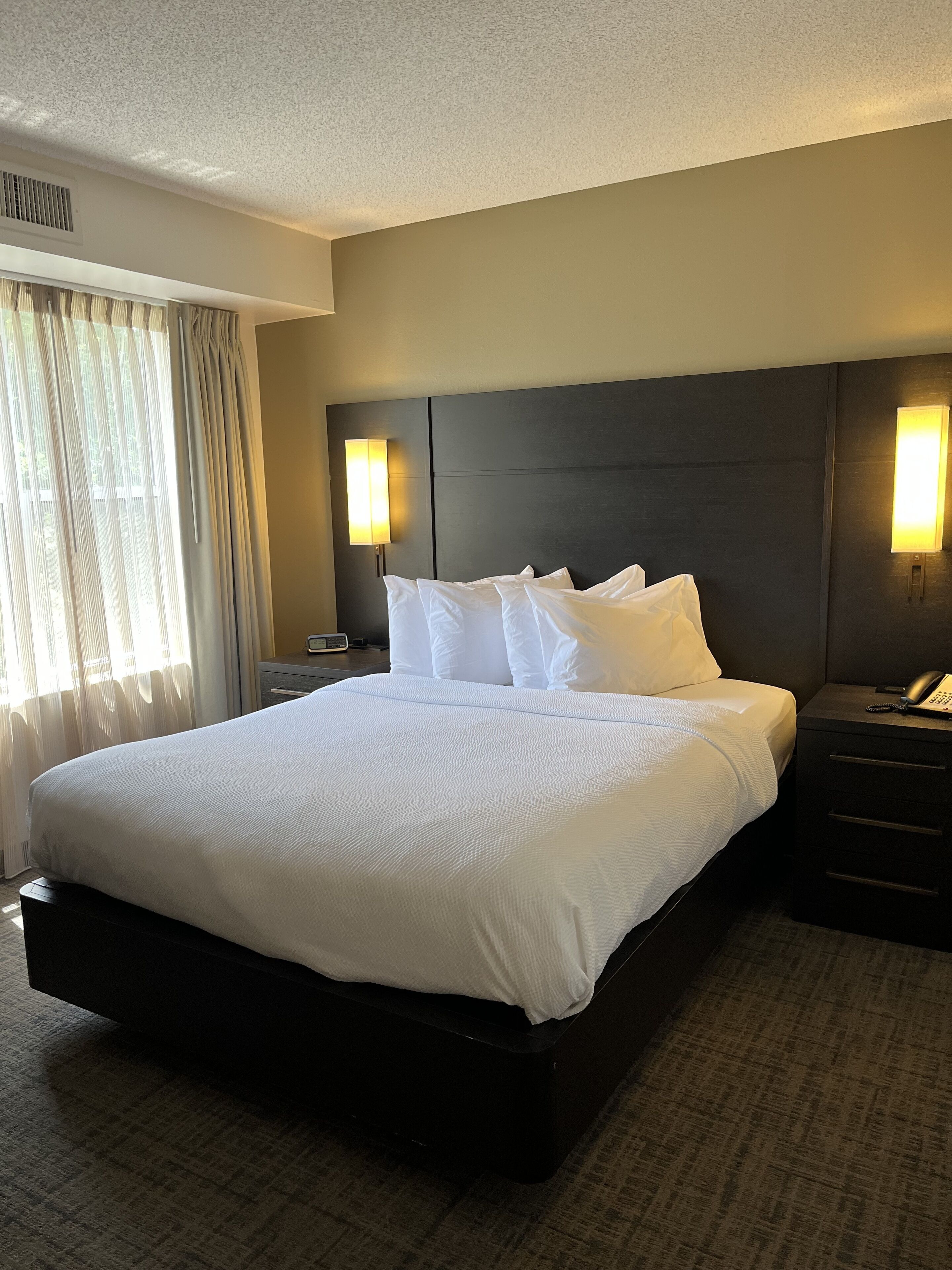 1 bedroom, egyptian cotton sheets, premium bedding, pillow-top beds