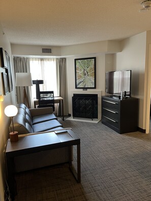 TV - Sonesta ES Suites Raleigh Cary (Cary)