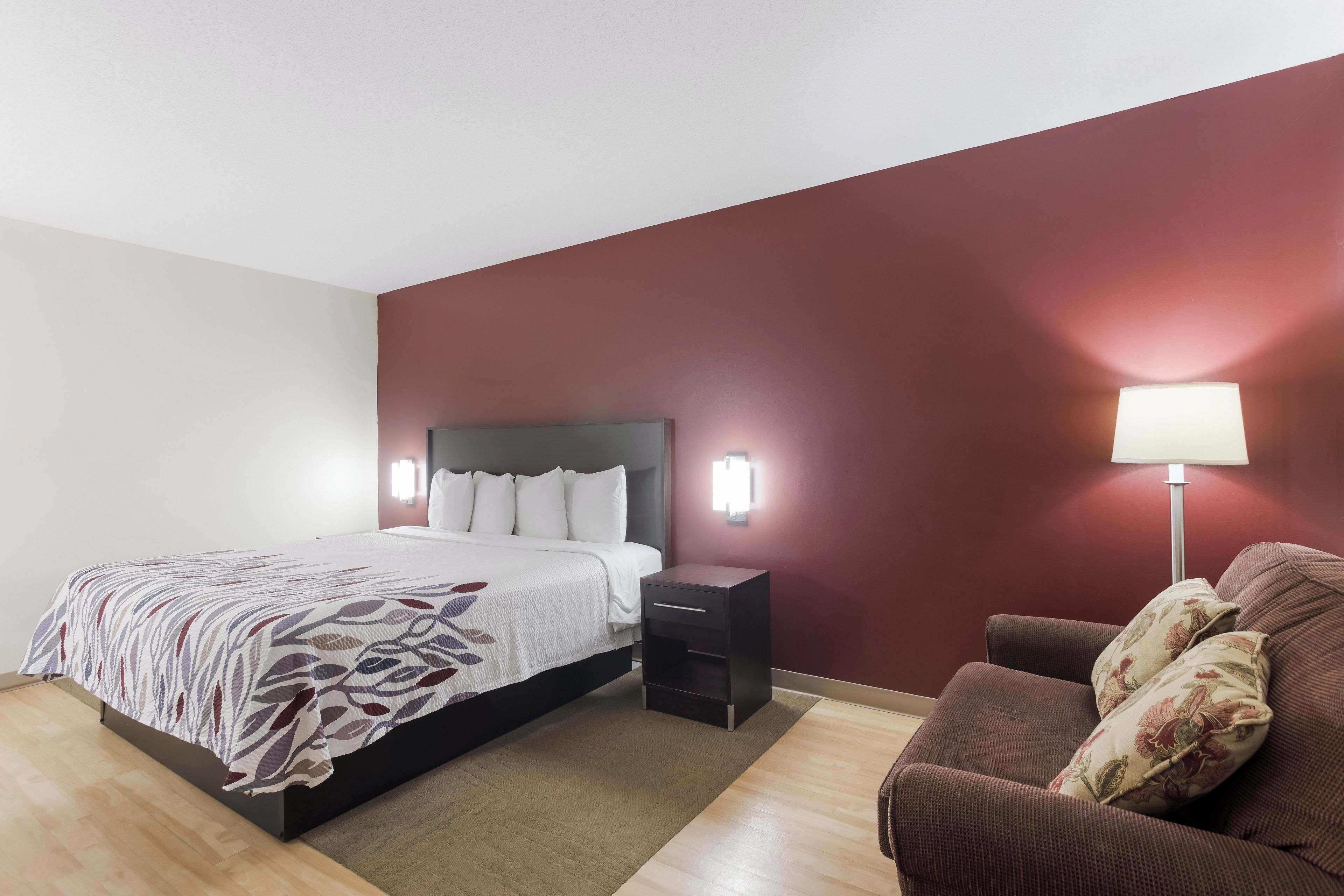 Deluxe Room, 1 King Bed, Non Smoking (Sofa)