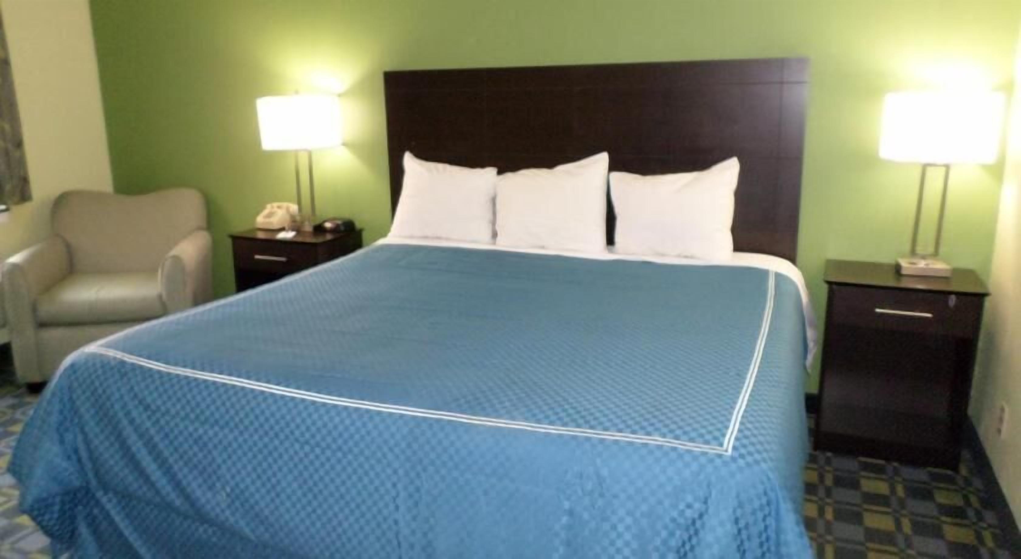 Desk, iron/ironing board, free WiFi, bed sheets