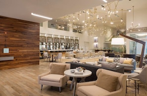 Breakfast, lunch and dinner served  - DoubleTree by Hilton Hotel Dallas – Love Field (Dallas)
