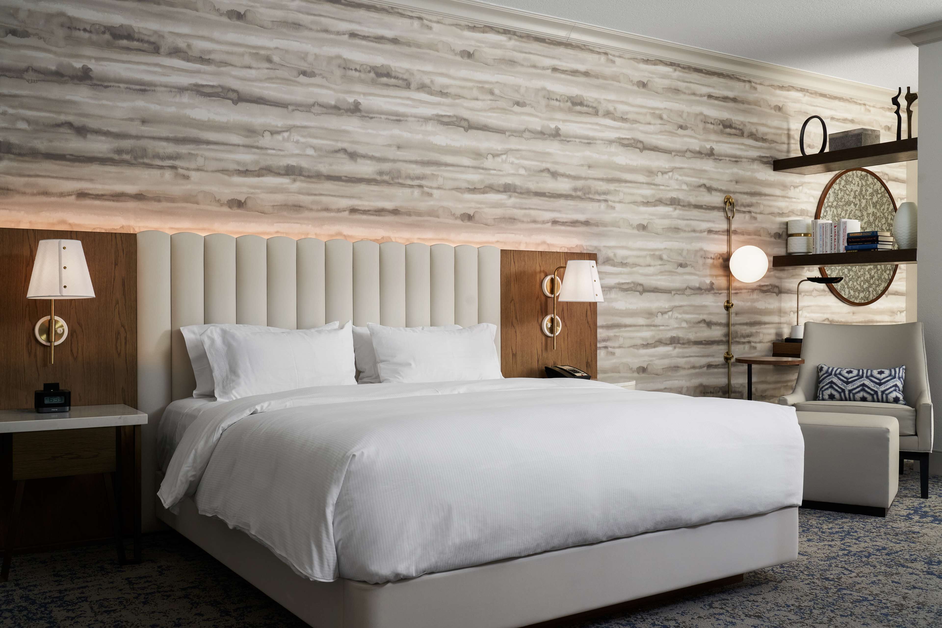 deluxe suite, 1 king bed, non smoking | in-room safe, desk, iron/ironing board, free cots/infant beds