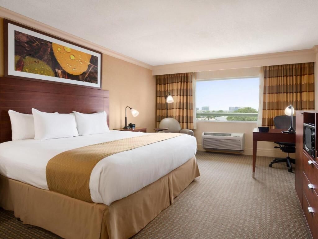 In-room safe, desk, iron/ironing board, free cribs/infant beds
