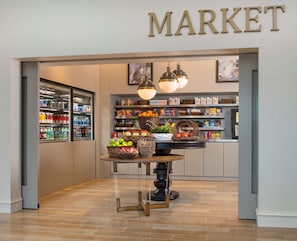 Snack bar - DoubleTree by Hilton Hotel Dallas – Love Field (Dallas)
