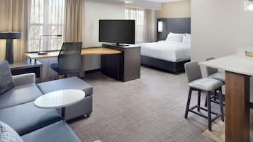 1 bedroom, Egyptian cotton sheets, premium bedding, pillow-top beds