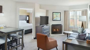 1 bedroom, Egyptian cotton sheets, premium bedding, pillow-top beds