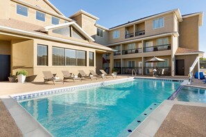 Outdoor pool, pool loungers