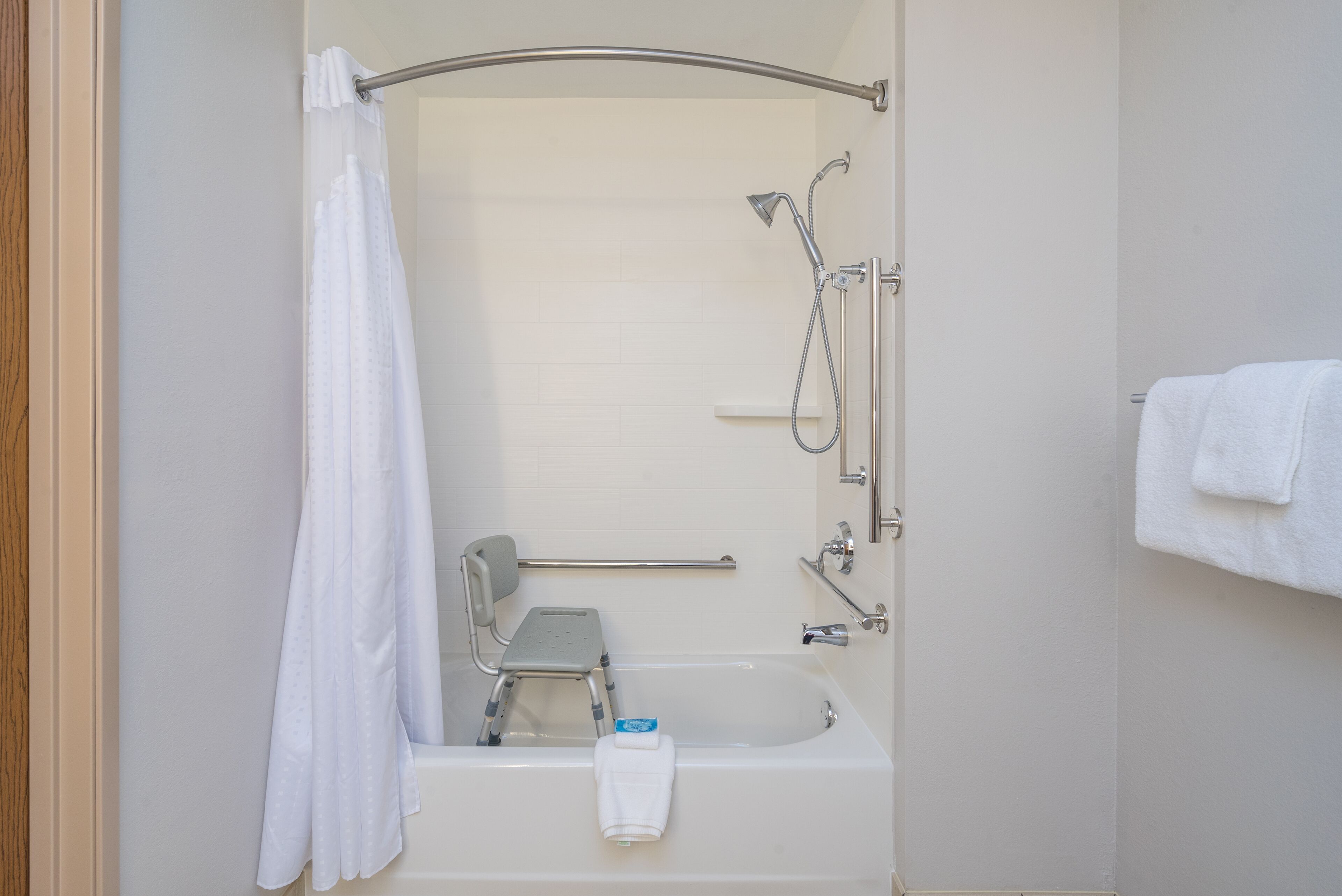 combined shower/bathtub, free toiletries, hair dryer, towels