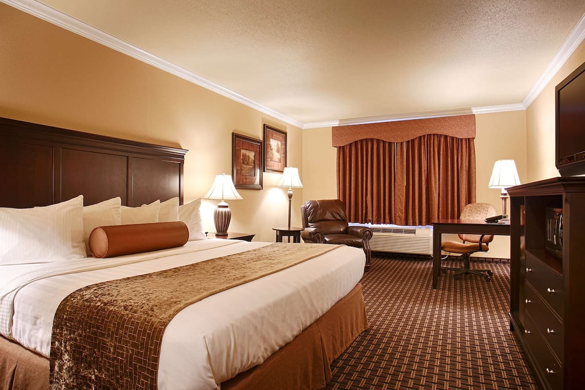 in-room safe, iron/ironing board, free wifi, bed sheets