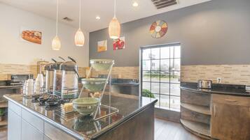 Free daily continental breakfast