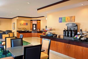 Free daily continental breakfast  - Fairfield Inn & Suites by Marriott Memphis East/Galleria (Memphis)