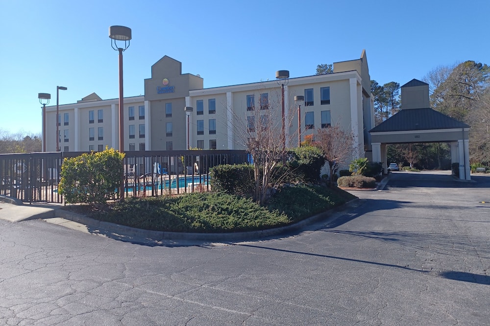 Comfort Inn & Suites