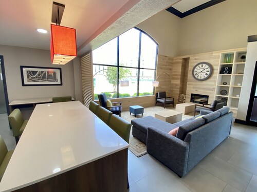 Country Inn & Suites by Radisson, Dunn I-95