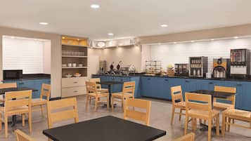 Free daily buffet breakfast