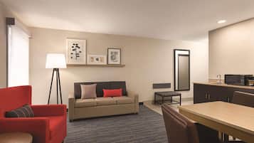 Suite, 1 King Bed, Non Smoking, Jetted Tub | Premium bedding, desk, laptop workspace, blackout drapes