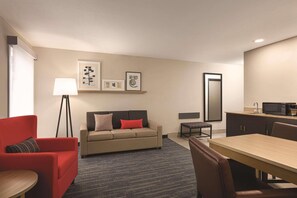 Suite, 1 cama King size, para no fumadores, hidromasaje | Ropa de cama de alta calidad y escritorio