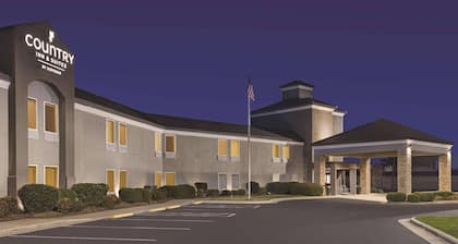 Country Inn & Suites by Radisson, Dunn I-95