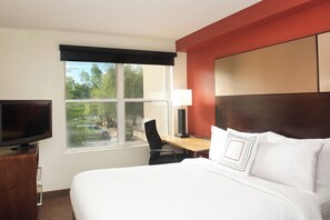 Suite, 2 Bedrooms, Non Smoking | Premium bedding, in-room safe, desk, laptop workspace