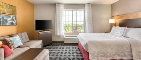 2 bedrooms, individually decorated, individually furnished, desk