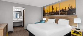 Days Inn by Wyndham Phoenix West