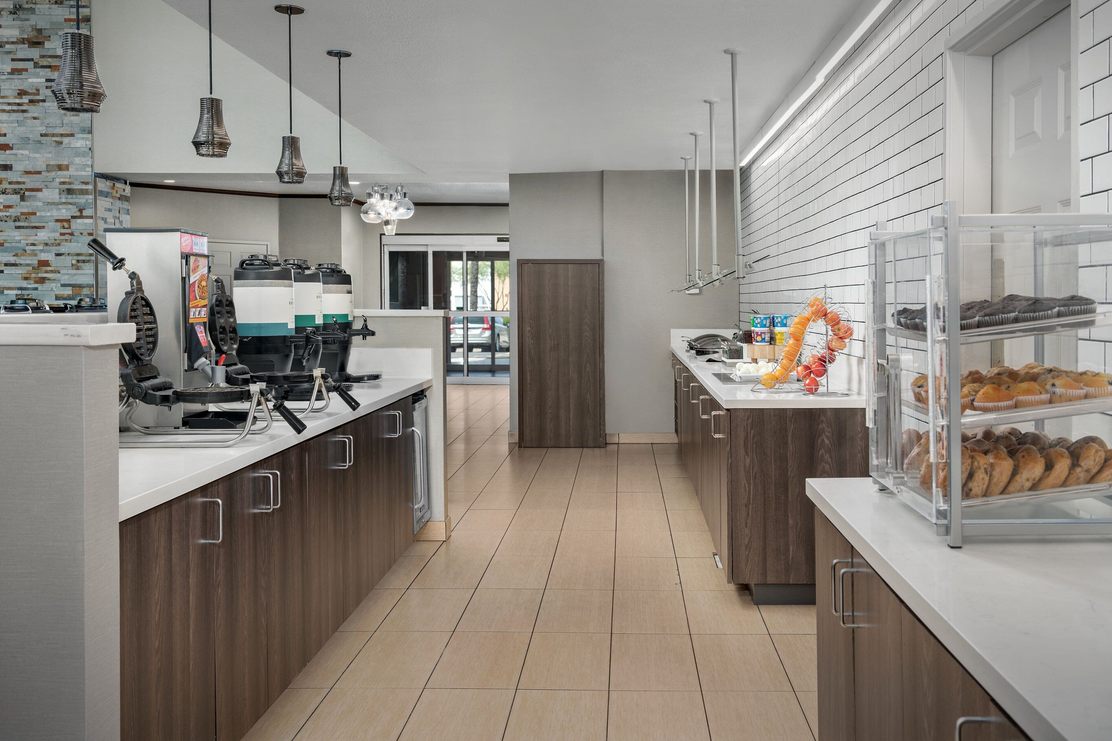 free daily continental breakfast