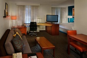 Premium bedding, desk, laptop workspace, blackout drapes - Residence Inn Marriott Danbury (Danbury)