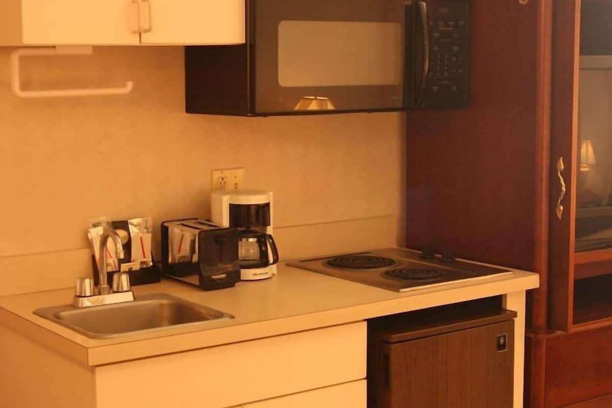 Suite, 2 Double Beds | Private kitchen
