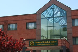 Exterior - Maron Hotel And Suites (Danbury)