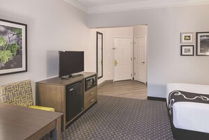 La Quinta Inn Suites by Wyndham Orlando UCF