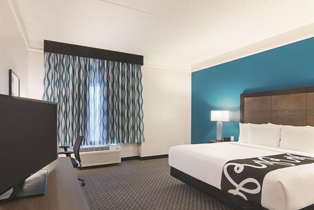 La Quinta Inn Suites by Wyndham Orlando UCF - Image 44
