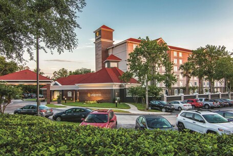 La Quinta Inn Suites by Wyndham Orlando UCF - Image 8