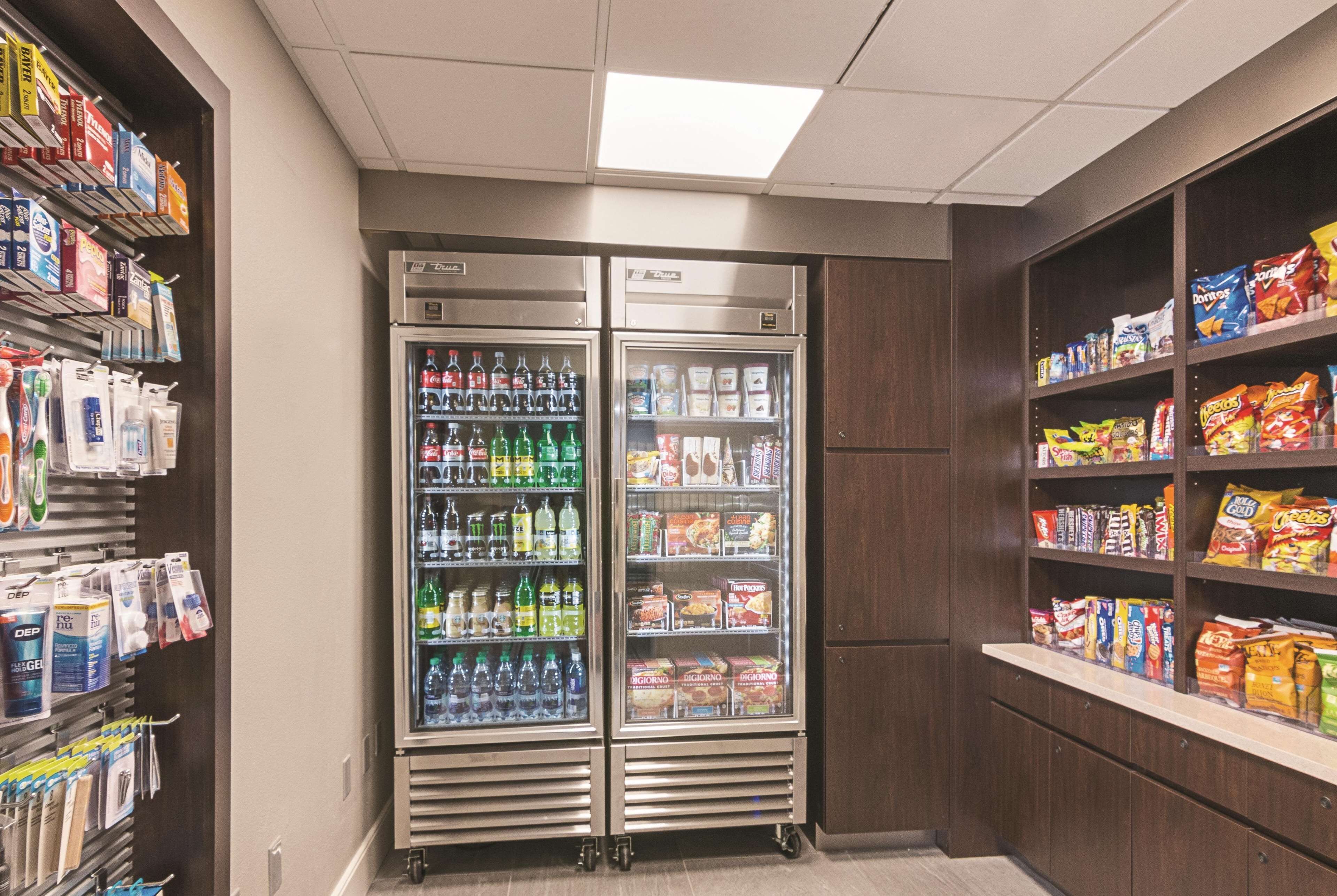 Photo - La Quinta Inn & Suites by Wyndham Orlando UCF