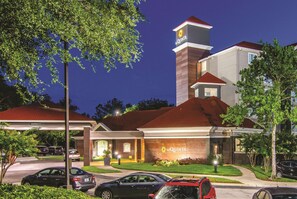 Exterior - La Quinta Inn & Suites by Wyndham Orlando UCF (Orlando)