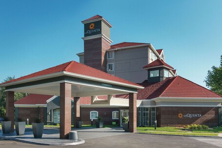 La Quinta Inn Suites by Wyndham Orlando UCF - Image 15