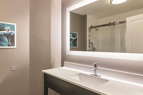 La Quinta Inn Suites by Wyndham Orlando UCF - Image 24