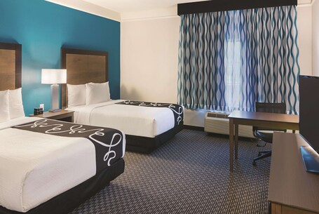 La Quinta Inn Suites by Wyndham Orlando UCF - Image 43