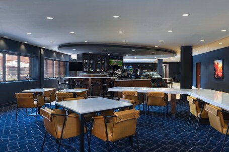 Courtyard by Marriott Scottsdale Old Town - Image 37