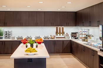 Free daily full breakfast at Residence Inn by Marriott Boston Cambridge