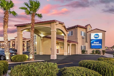 Exterior. Best Western China Lake Inn