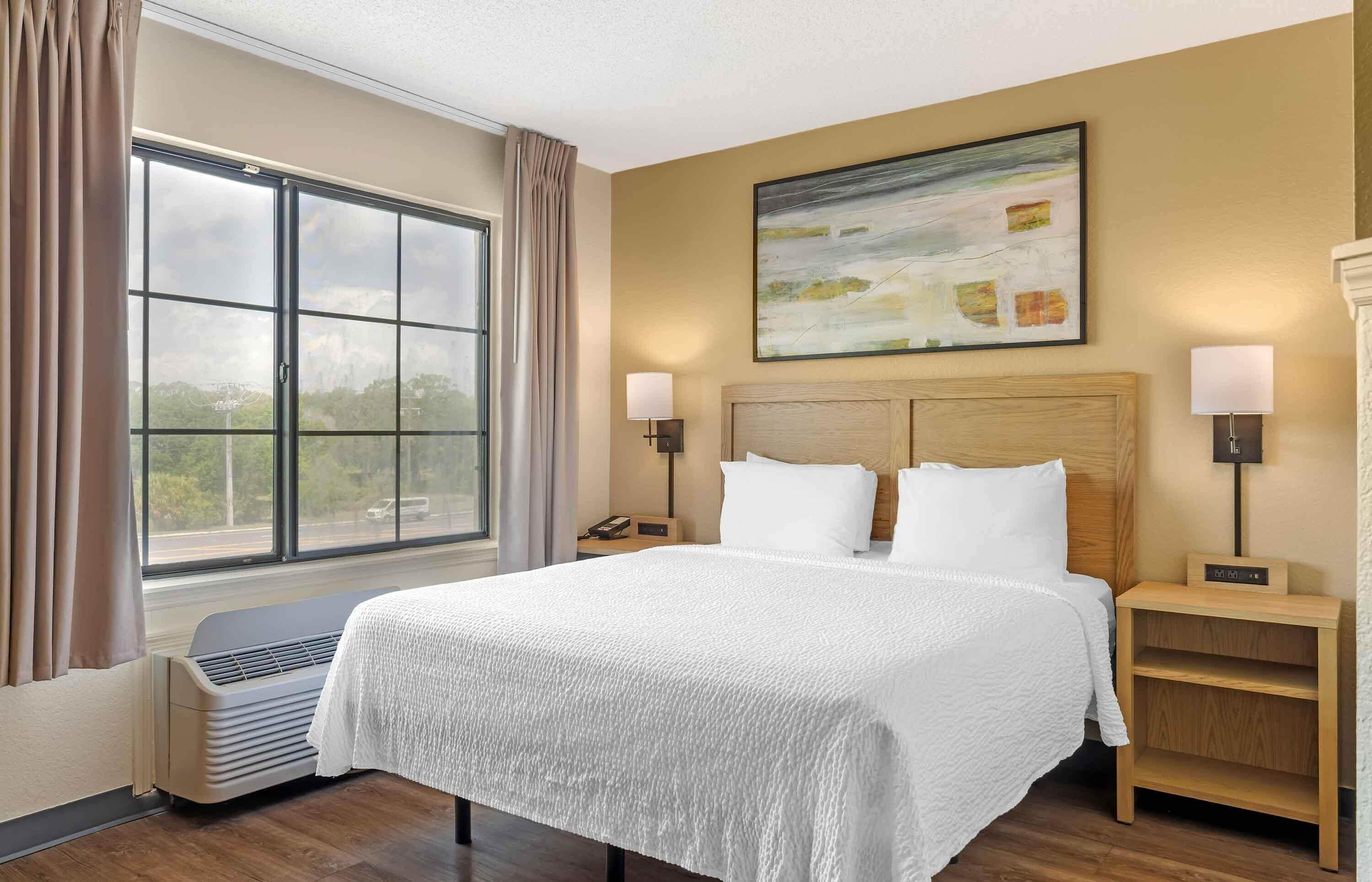 Deluxe Studio, 1 Queen Bed with Sofa bed, Non Smoking | Desk, iron/ironing board, free WiFi, bed sheets