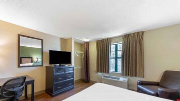 Desk, laptop workspace, iron/ironing board, WiFi (free)