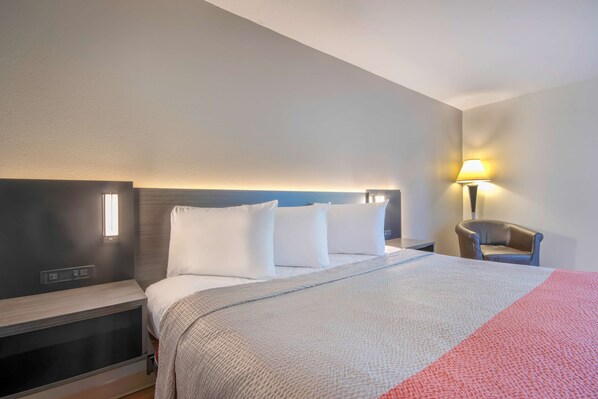 Deluxe Room, 1 King Bed, Accessible, Non Smoking | Desk, laptop workspace, free WiFi, bed sheets