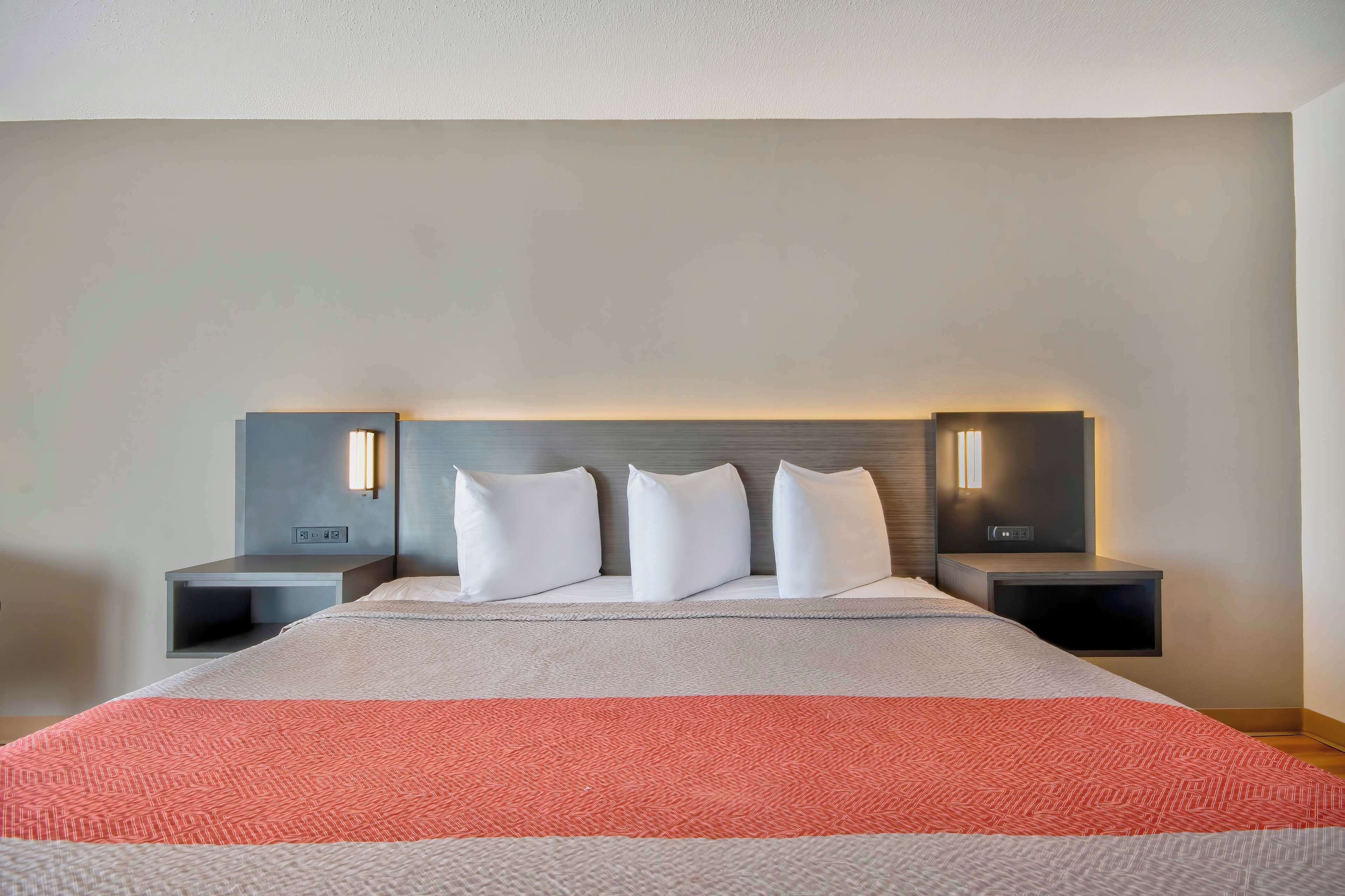 Desk, laptop workspace, free WiFi, bed sheets