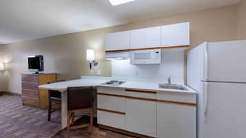 Studio, 2 Queen Beds, Non Smoking | Private kitchen | Full-size fridge, microwave, stovetop, coffee/tea maker