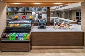 Se sirven desayunos, comidas y cenas